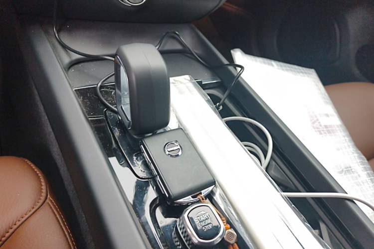 Used Volvo S60 2023 B4 Zhiyi Luxury Edition Gear Lever