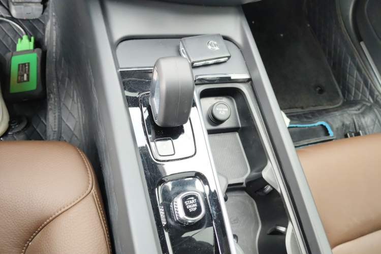 Used Volvo S60 2023 B4 Zhiyi Luxury Edition Gear Lever