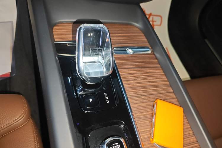 Used Volvo S60 2023 B4 Zhiyuan Luxury Edition Gear Lever