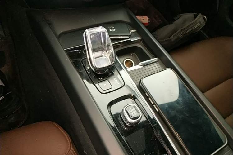 Used Volvo S60 2023 B4 Zhiyi Luxury Edition Gear Lever