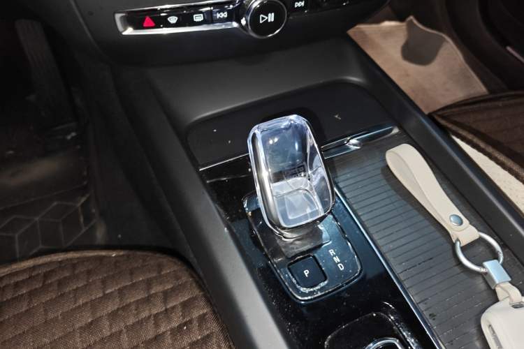 Used Volvo S60 2023 B4 Zhiyi Luxury Edition Gear Lever