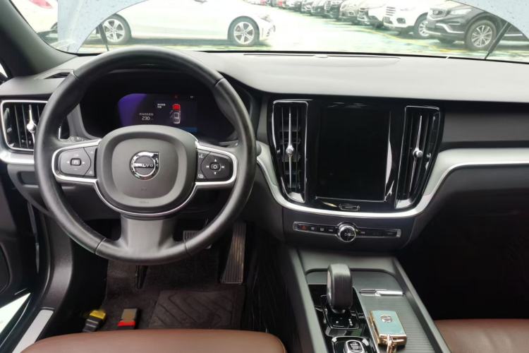 Used Volvo S60 2023 B4 Zhiyi Luxury Edition Interior 2
