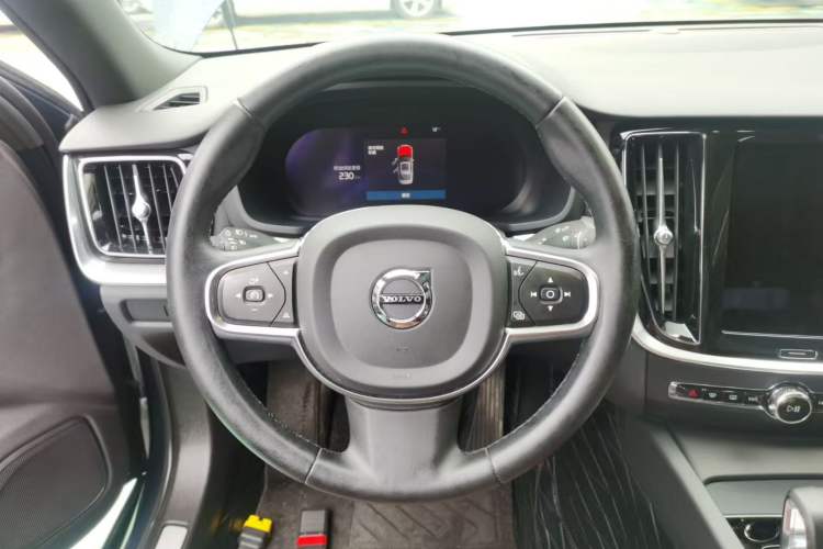 Used Volvo S60 2023 B4 Zhiyi Luxury Edition Interior 3