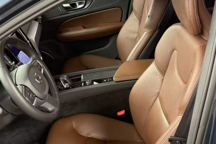 Used Volvo S60 2023 B4 Zhiyi Luxury Edition Interior 3