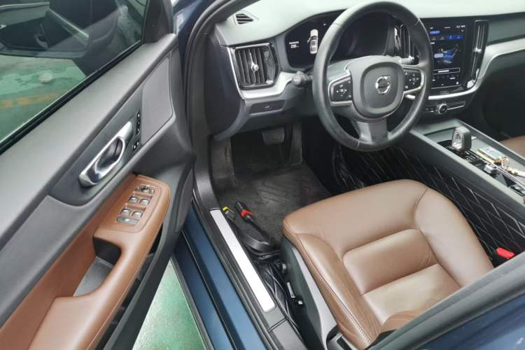 Used Volvo S60 2023 B4 Zhiyi Luxury Edition Interior 8
