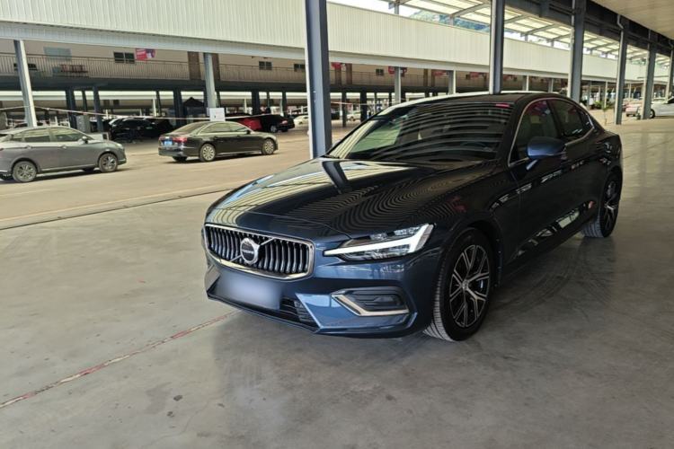 Used Volvo S60 2023 B4 Zhiyi Luxury Edition Guazi used car, China used car export, Used car for sale, Used  cars, Cheapest cars for sale