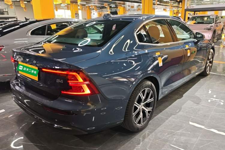 Used Volvo S60 2023 B4 Zhiyi Luxury Edition Rear Right 45 Deg