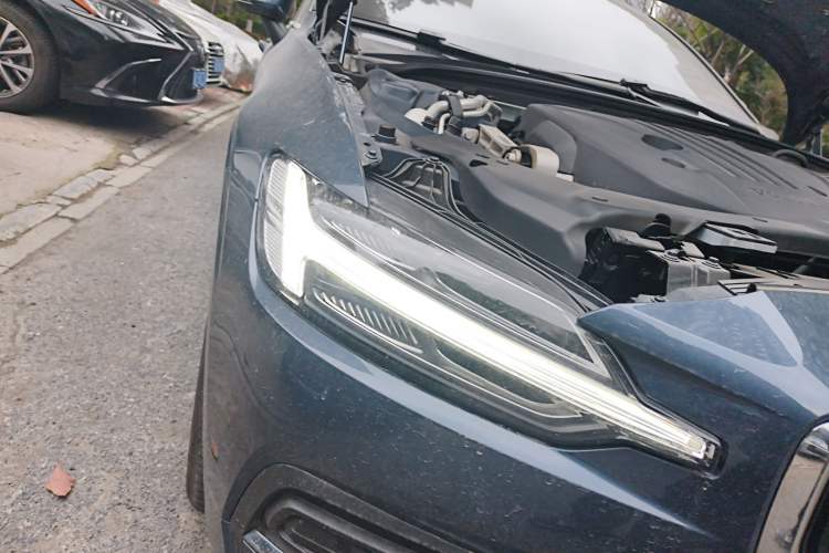 Used Volvo S60 2023 B4 Zhiyi Luxury Edition Right Front Headlight
