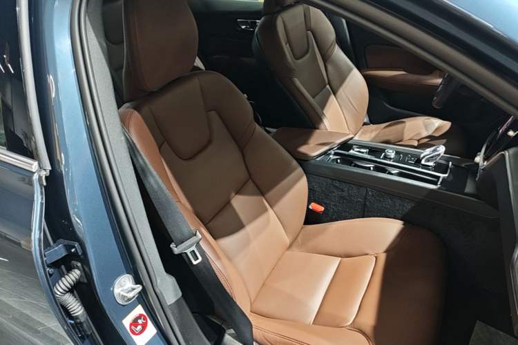 Used Volvo S60 2023 B4 Zhiyi Luxury Edition Right Front Seat
