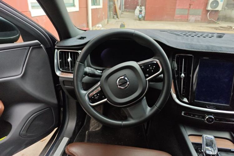 Used Volvo S60 2023 B4 Zhiyuan Luxury Edition Steering Wheel