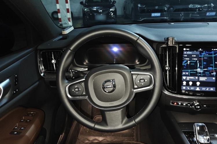 Used Volvo S60 2023 B4 Zhiyi Luxury Edition Steering Wheel