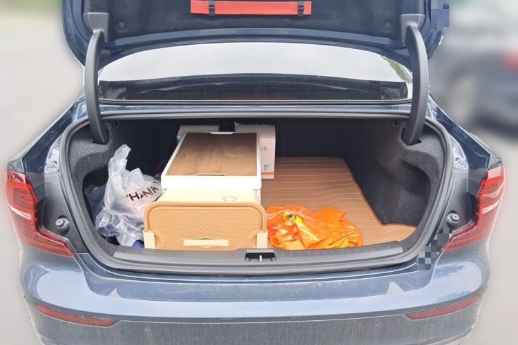 Used Volvo S60 2023 B4 Zhiyi Luxury Edition Trunk