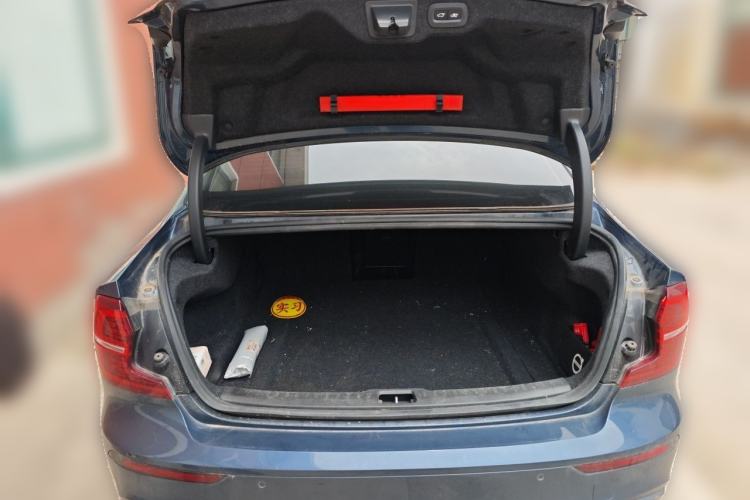 Used Volvo S60 2023 B4 Zhiyuan Luxury Edition Trunk