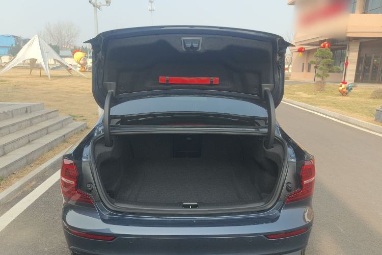Used Volvo S60 2023 B5 Zhiya Sport Edition Trunk