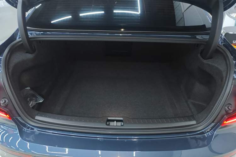 Used Volvo S60 2023 B4 Zhiyuan Luxury Edition Trunk