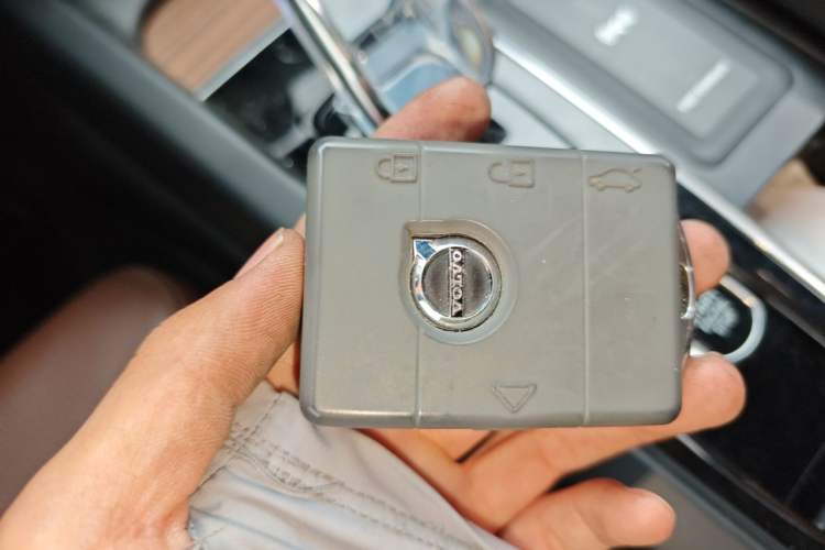 Used Volvo S60 2023 B4 Zhiyuan Luxury Edition Vehicle Key