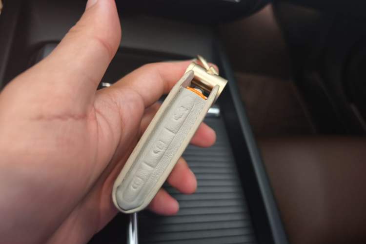 Used Volvo S60 2023 B4 Zhiyi Luxury Edition Vehicle Key