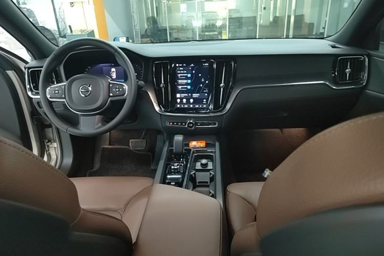 Used Volvo S60 2023 B4 Zhiyi Luxury Edition Center Console