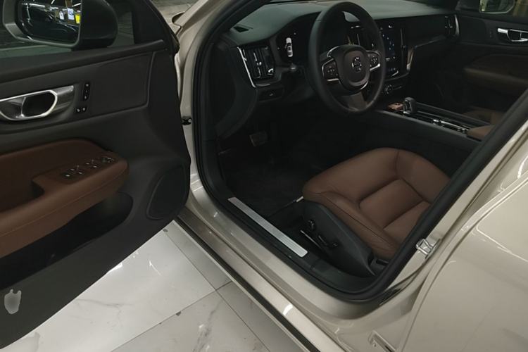 Used Volvo S60 2023 B4 Zhiyi Luxury Edition Driver Seat