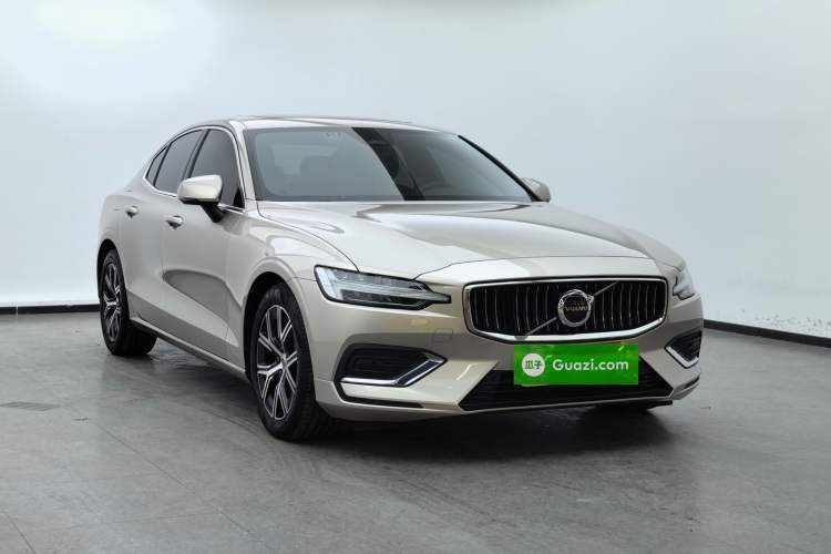 Used Volvo S60 2023 B4 Zhiyi Luxury Edition Exterior 3