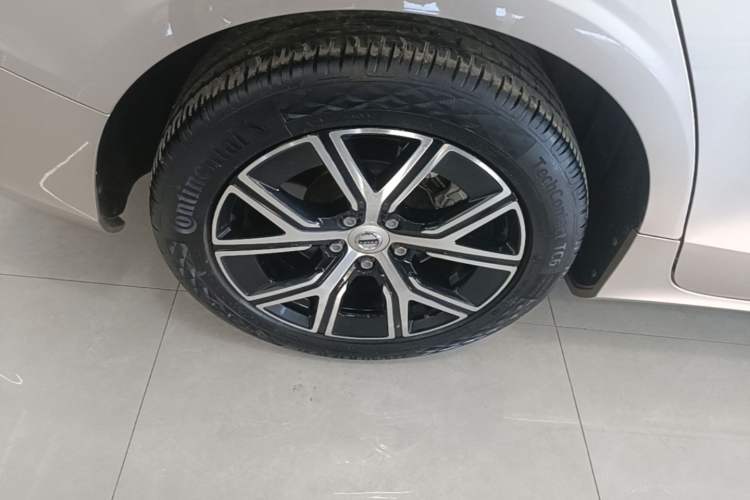 Used Volvo S60 2023 B4 Zhiyi Luxury Edition Exterior 5