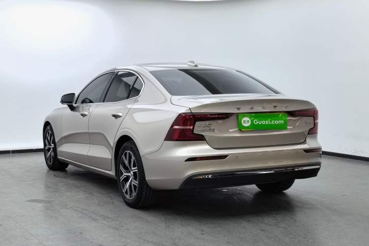 Used Volvo S60 2023 B4 Zhiyi Luxury Edition Exterior 5