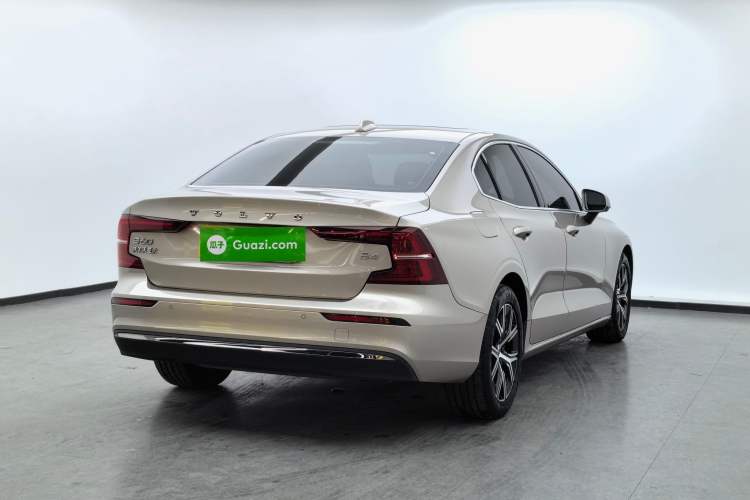 Used Volvo S60 2023 B4 Zhiyi Luxury Edition Exterior 6