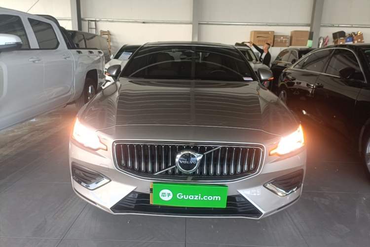 Used Volvo S60 2023 B4 Zhiyi Luxury Edition Front
