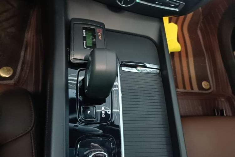 Used Volvo S60 2023 B4 Zhiyi Luxury Edition Gear Lever