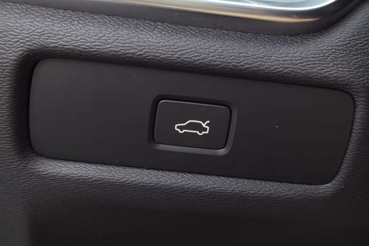 Used Volvo S60 2023 B4 Zhiyi Luxury Edition Interior 11