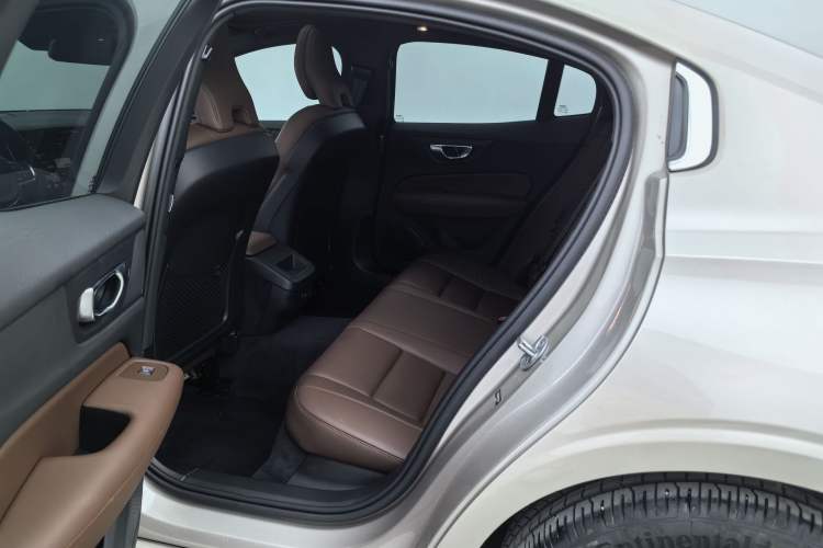 Used Volvo S60 2023 B4 Zhiyi Luxury Edition Interior 4