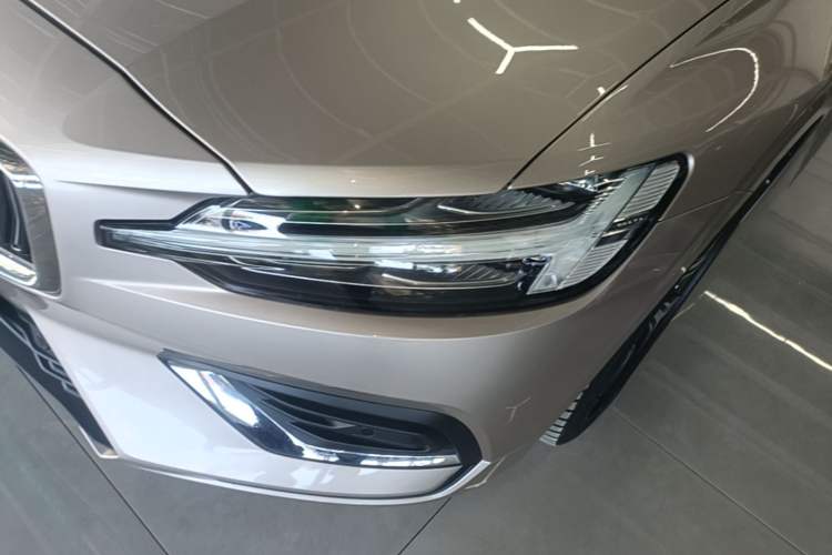 Used Volvo S60 2023 B4 Zhiyi Luxury Edition Left Front Headlight