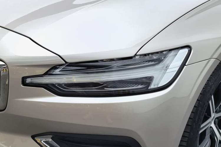 Used Volvo S60 2023 B4 Zhiyi Luxury Edition Left Front Headlight