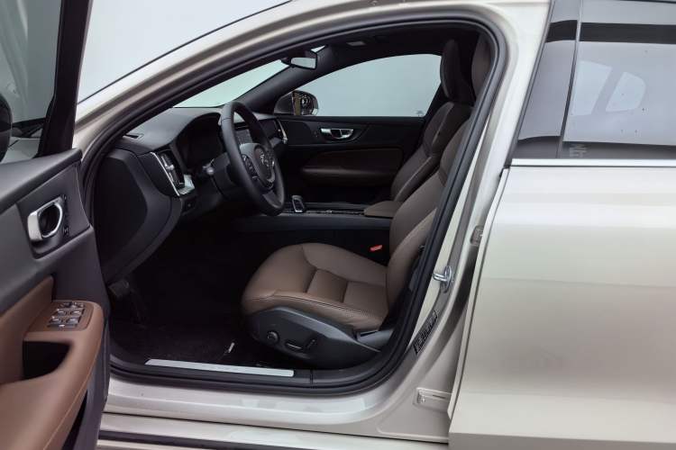 Used Volvo S60 2023 B4 Zhiyi Luxury Edition Left Front Seat
