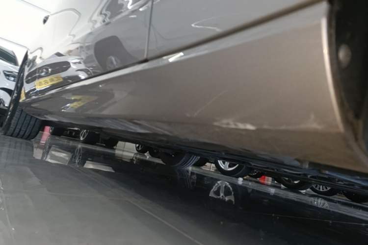 Used Volvo S60 2023 B4 Zhiyi Luxury Edition Right Side Sill