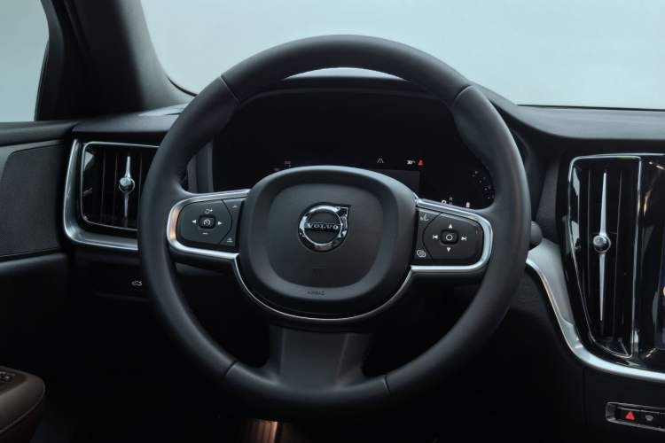 Used Volvo S60 2023 B4 Zhiyi Luxury Edition Steering Wheel