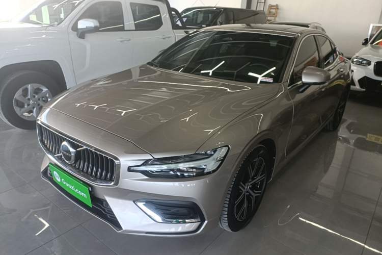 Używany Volvo S60 2023 B4 Zhiyi Luxury Edition Guazi used car, China used car export, Used car for sale, Used  cars, Cheapest cars for sale
