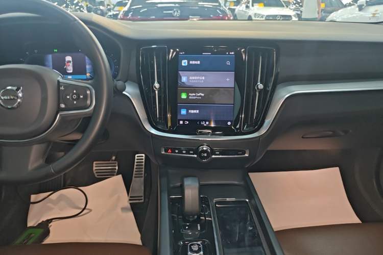 Used Volvo S60 2023 B4 Zhiyi Luxury Edition Audio And AC Panel