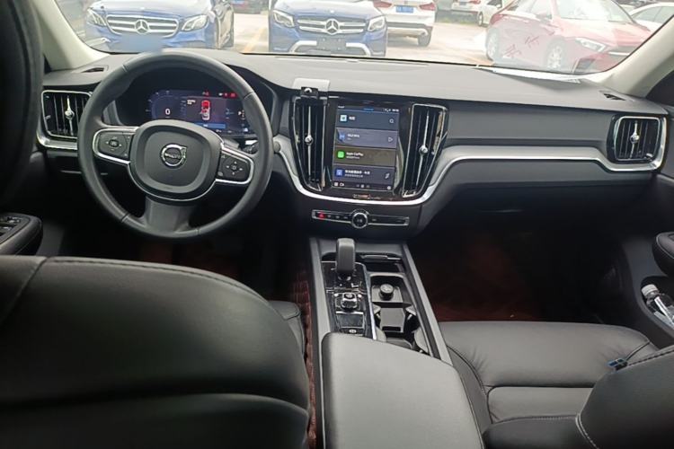 Used Volvo S60 2023 B4 Zhiyi Luxury Edition Center Console