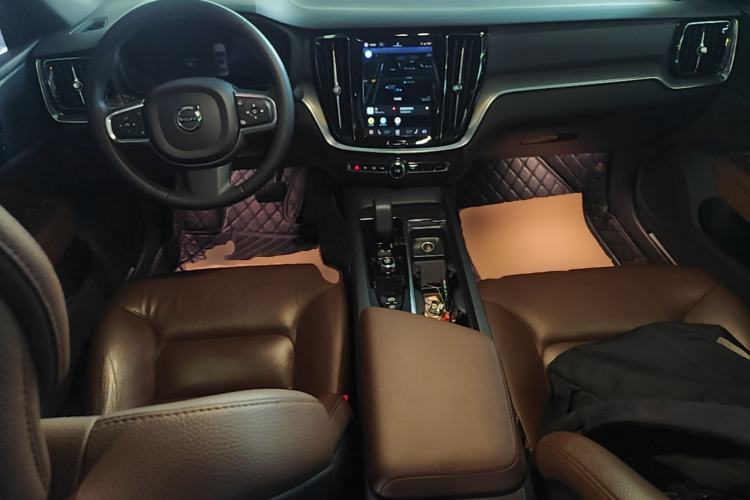 Used Volvo S60 2023 B4 Zhiyi Luxury Edition Center Console