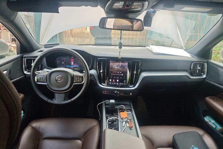 Used Volvo S60 2023 B4 Zhiyi Luxury Edition Center Console