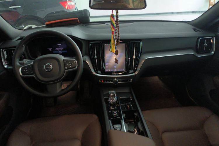 Used Volvo S60 2023 B4 Zhiyi Luxury Edition Center Console