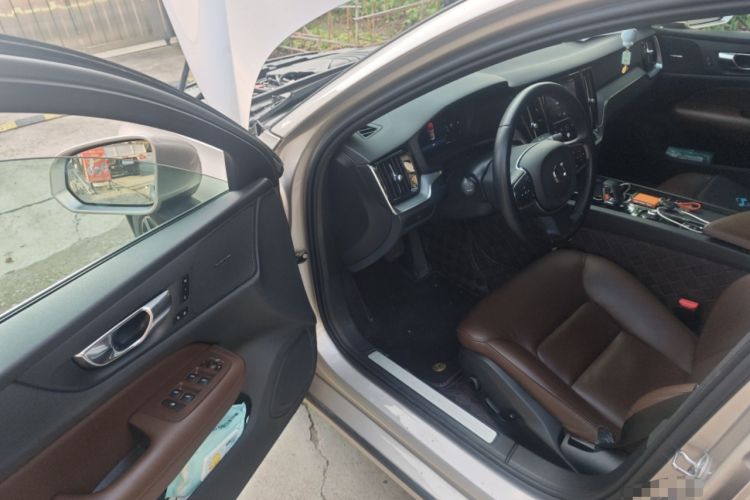 Used Volvo S60 2023 B4 Zhiyi Luxury Edition Driver Seat