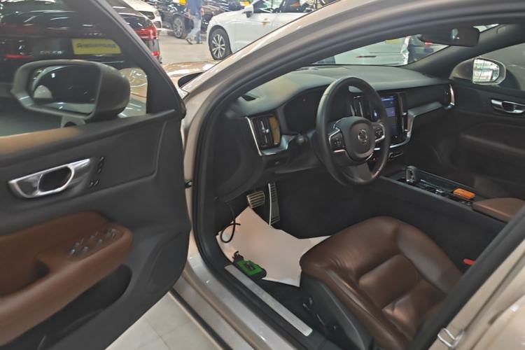 Used Volvo S60 2023 B4 Zhiyi Luxury Edition Driver Seat