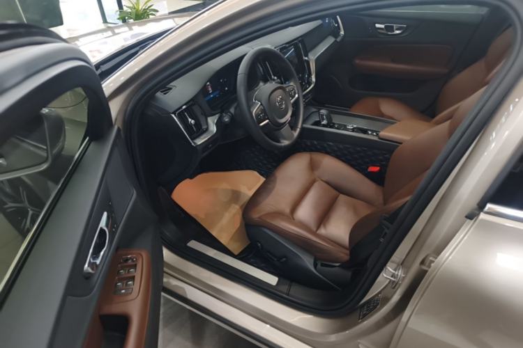 Used Volvo S60 2023 B4 Zhiyi Luxury Edition Driver Seat