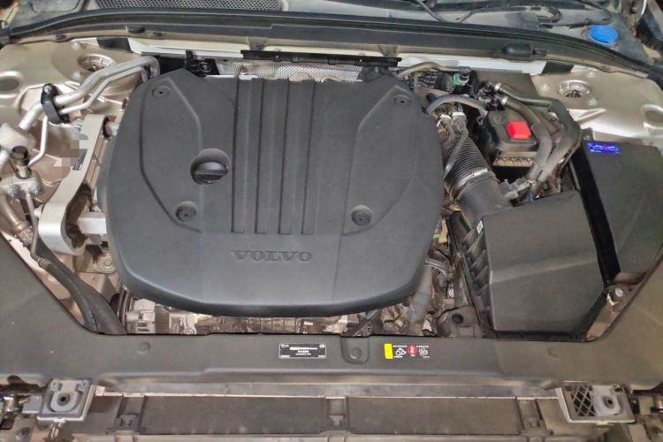 Used Volvo S60 2023 B4 Zhiyuan Luxury Edition Engine Bay