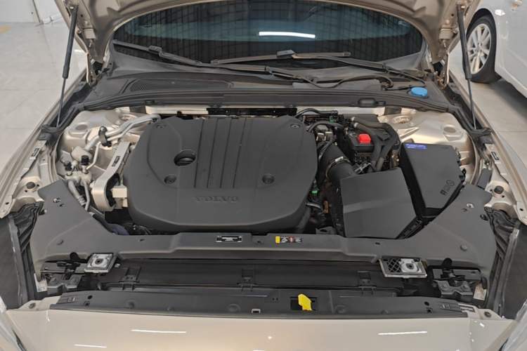 Used Volvo S60 2023 B4 Zhiyi Luxury Edition Engine Bay