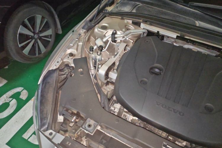 Used Volvo S60 2023 B4 Zhiyuan Luxury Edition Engine Bay Right