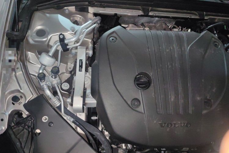 Used Volvo S60 2023 B4 Zhiyi Luxury Edition Engine Bay Right
