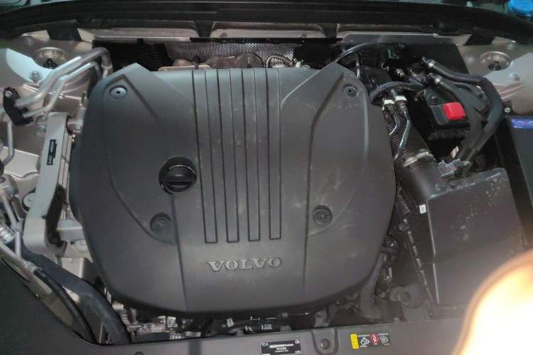 Used Volvo S60 2023 B4 Zhiyi Luxury Edition Engine Bay